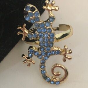 Adjustable gekko gecko ring golden tone blue and black rhinestones